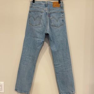 Levi’s High Rise Straight Leg Jean (Light Wash)